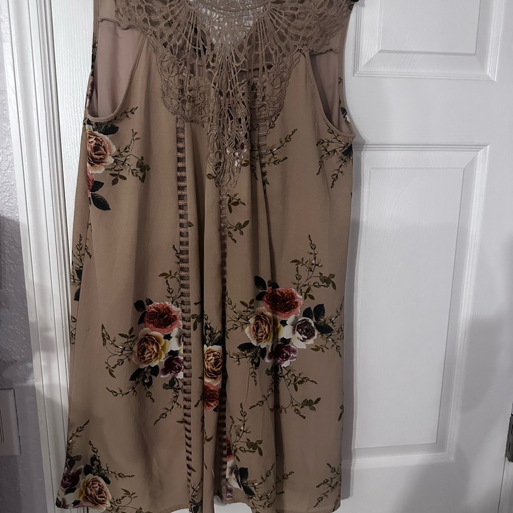 Entro Lace Floral Dress
